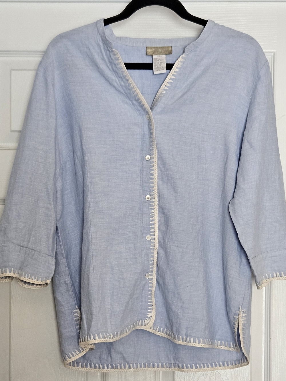 The Territory Ahead Light Blue Linen Button-Front Top with Cream Trim. Flaws!